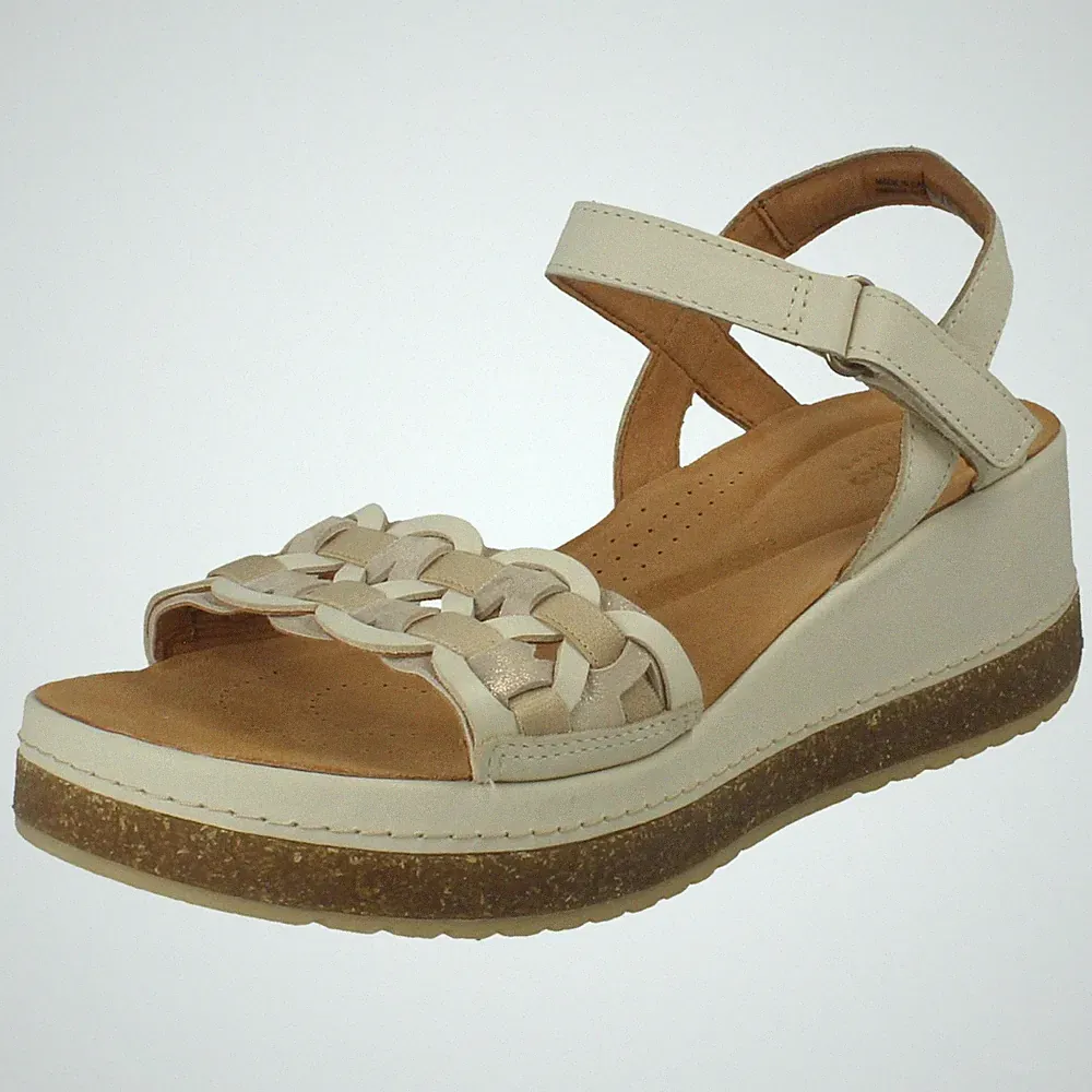 Clarks Damen Ledersandaletten Mit Keilabsatz Offener Zehenbereich „Kassanda bar“