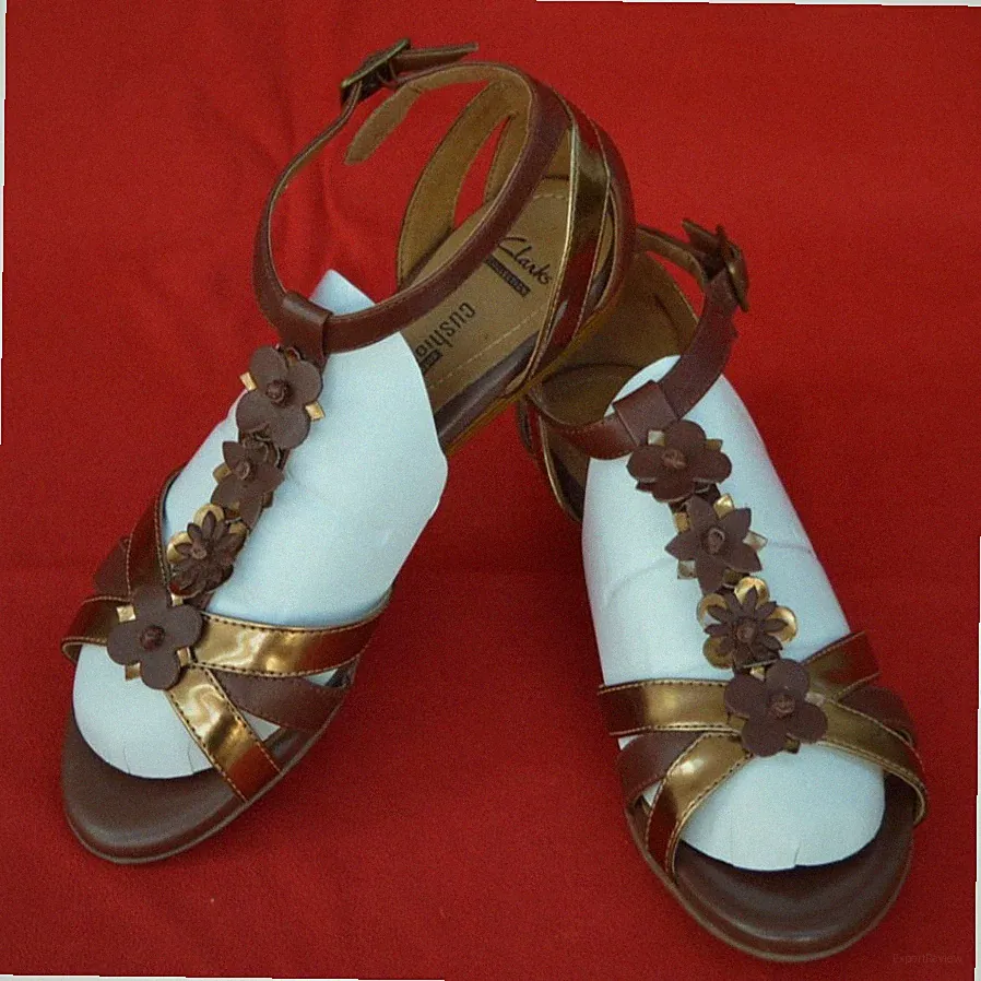 CLARKS: DAMEN SANDALEN hellbraun und kupferfarben Blumenmuster T-Steg – UK 4,5 – KOSTENLOSER VERSAND!