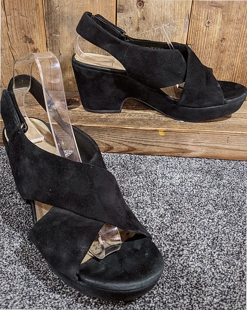 Clarks Damen-Sandalen schwarz Wildleder Keilabsatz UK 8 D Crossover Fersenriemen Plateau