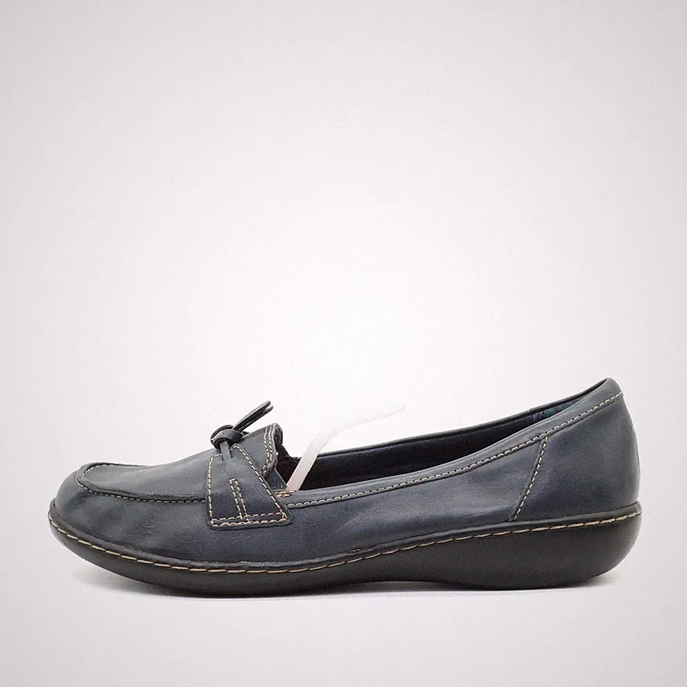Clarks Damen Slipper EU 39,5 Bendables Blau Flexible Laufsohle