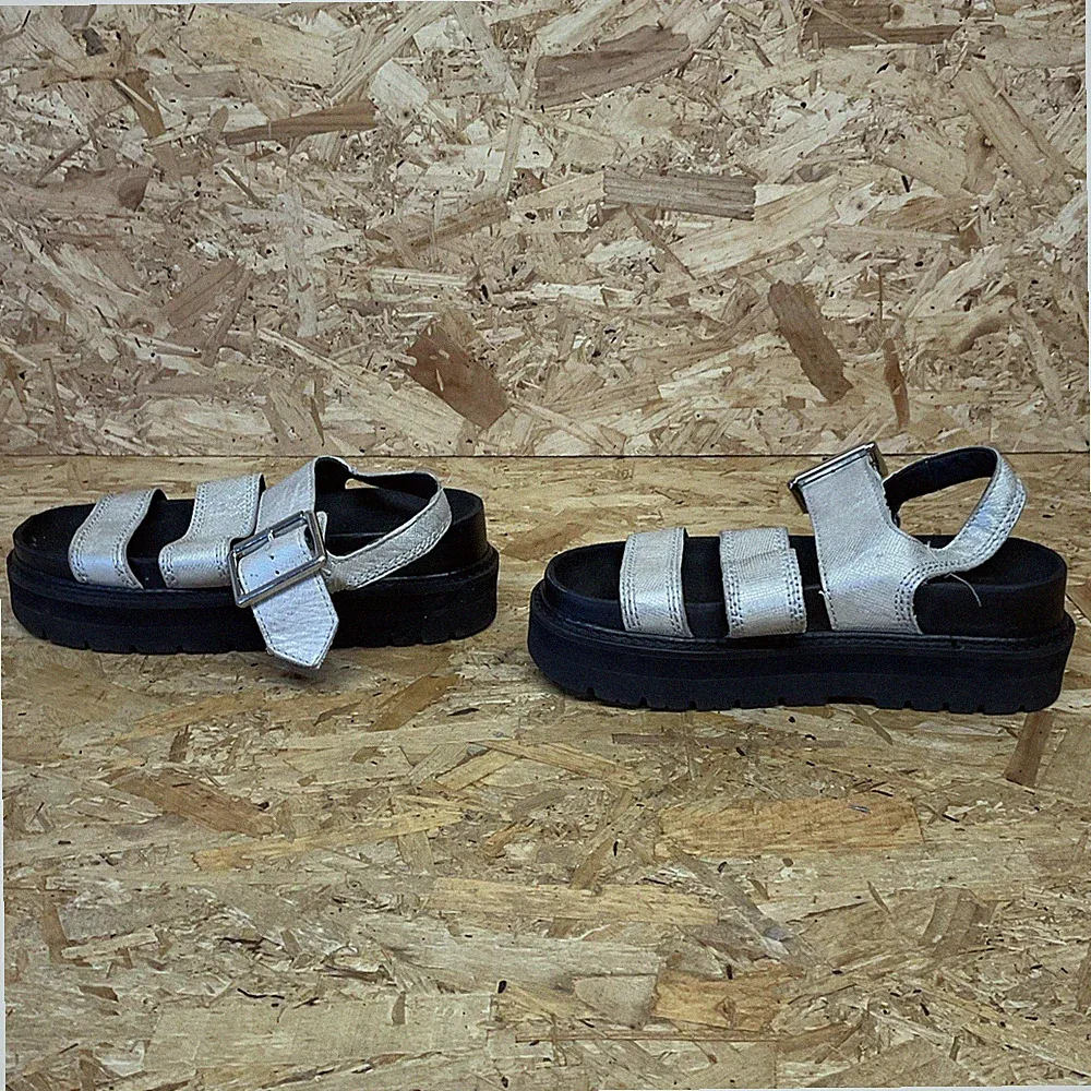 Clarks Größe 4 D UK Gladiator-Plateausandalen schwarz silberne Schnalle Sommer 7D