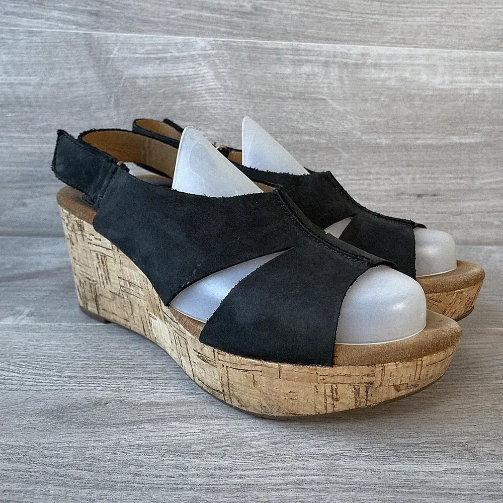 Clarks hochhackige Damen-Sandalen schwarz UK-Größe 6,5 D Keilabsatz Kork Caslynn-Riemen