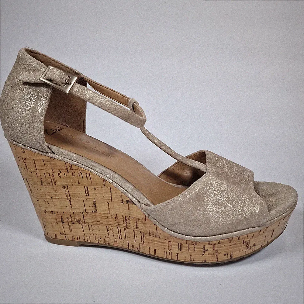 Clarks Kamara Sun Damen-Sandalen goldfarben T-Steg Keilabsatz UK 7