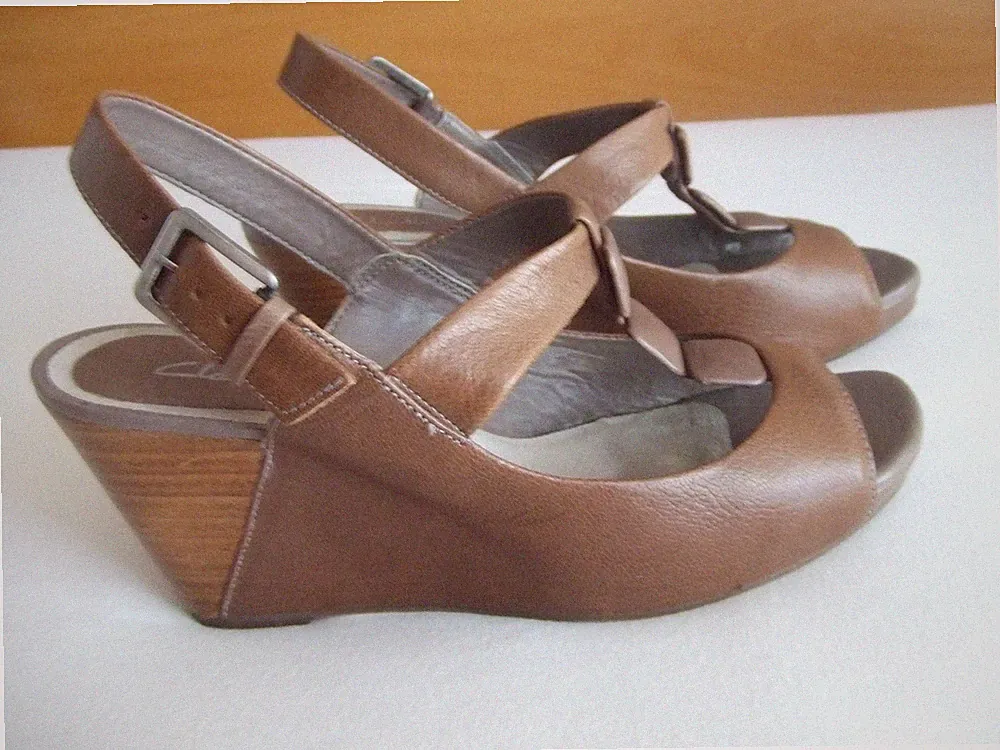Clarks Sandaletten Damen mit Keilabsatz