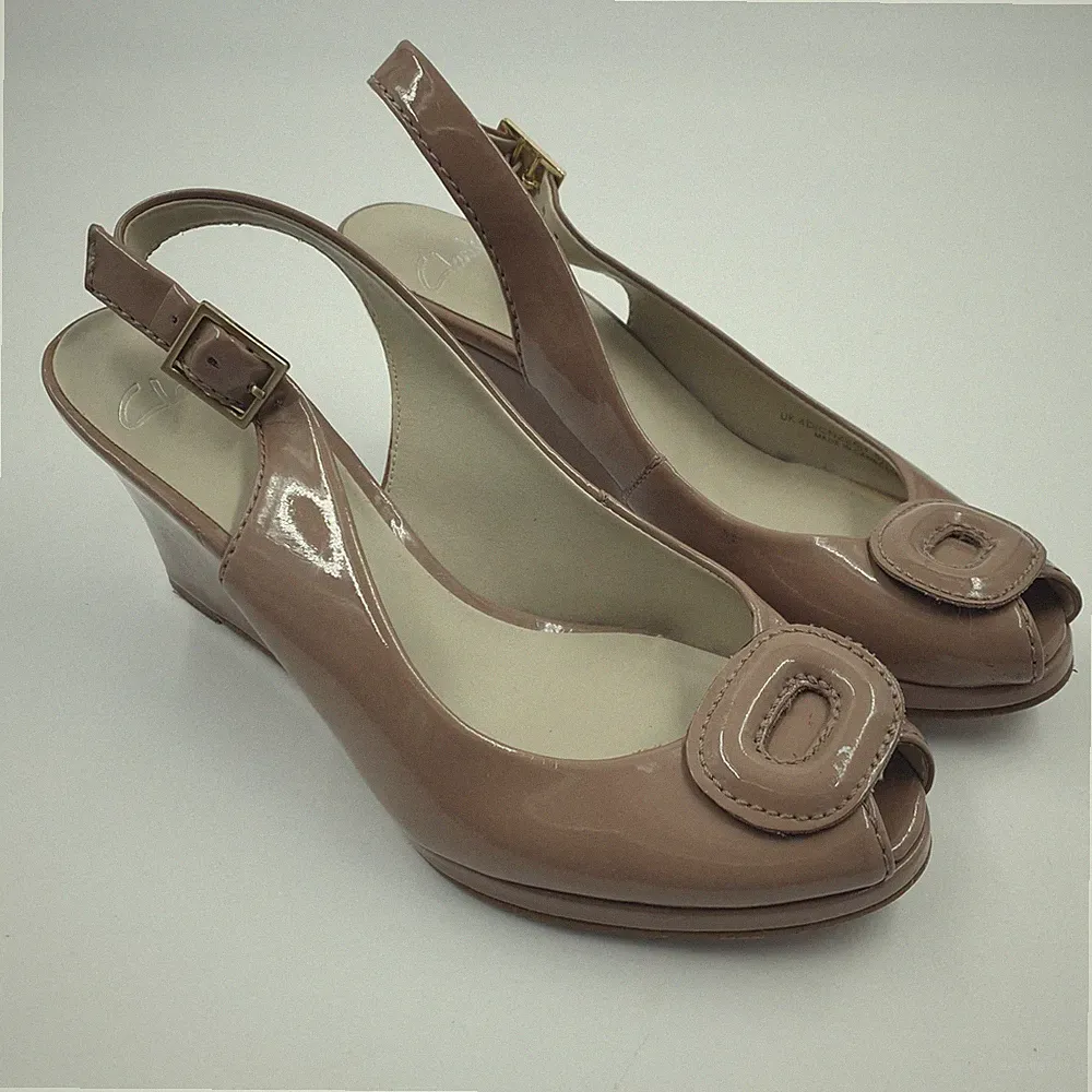 Clarks Keilsandalen Damen UK 4D nude Lackleder Fersenriemen Peeptoed