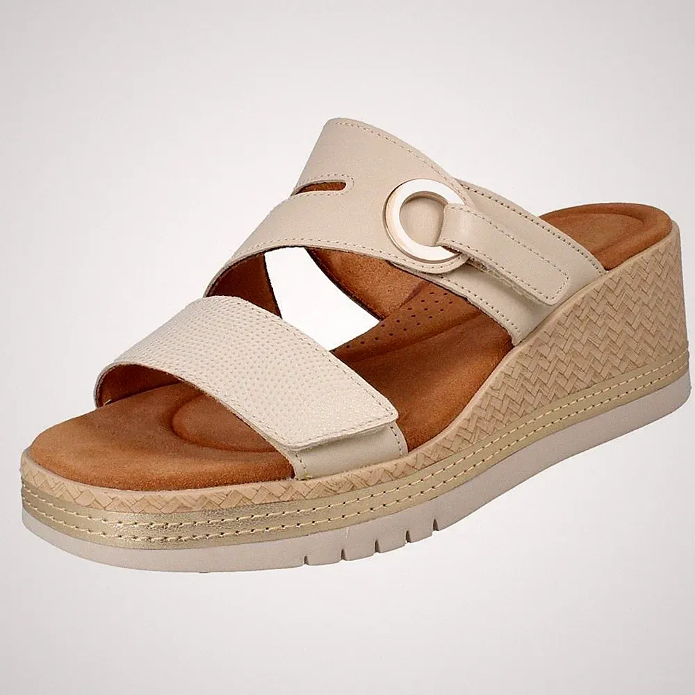 Clarks "Kidiki Cove" lässige Damen-Pantoletten aus Leder mit Keilabsatz ─ Passform D