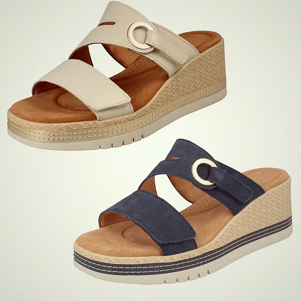 Clarks Kidiki Cove Sandal Keilabsatz Nubukleder Verstellbare Riemen Marine Creme