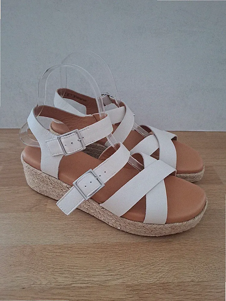 Clarks Kimmei Kork Keilsandalen Größe 7 D weiß Plateau Riemchen