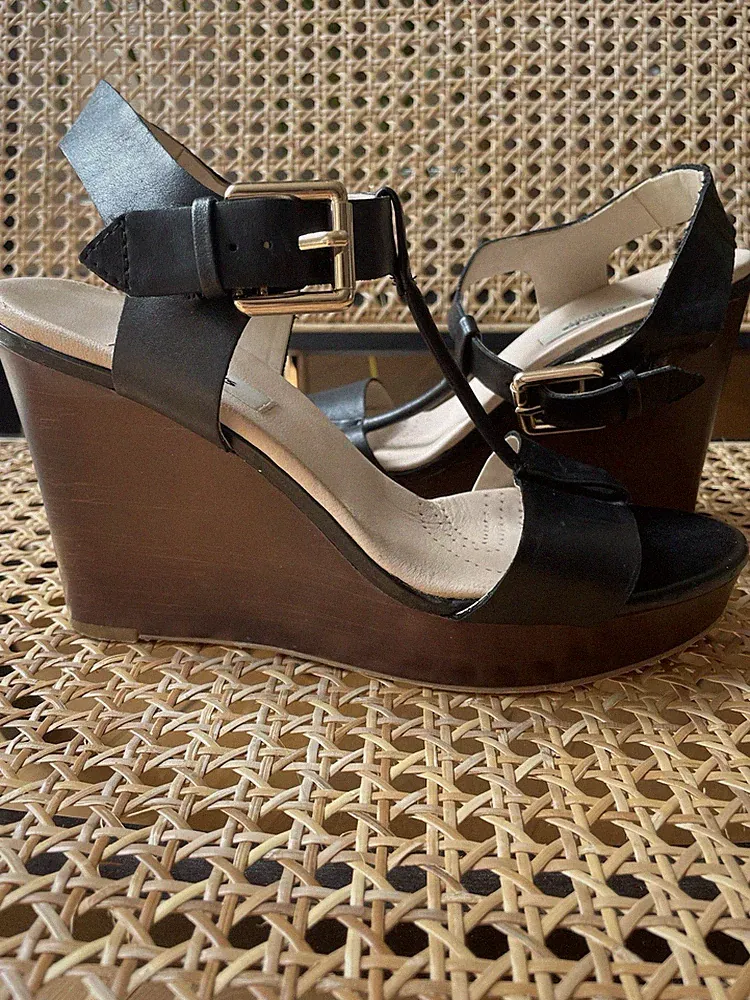 Clarks Narrative Wedges Keilabsatz Sandalen Gr. 38 Leder, schwarz