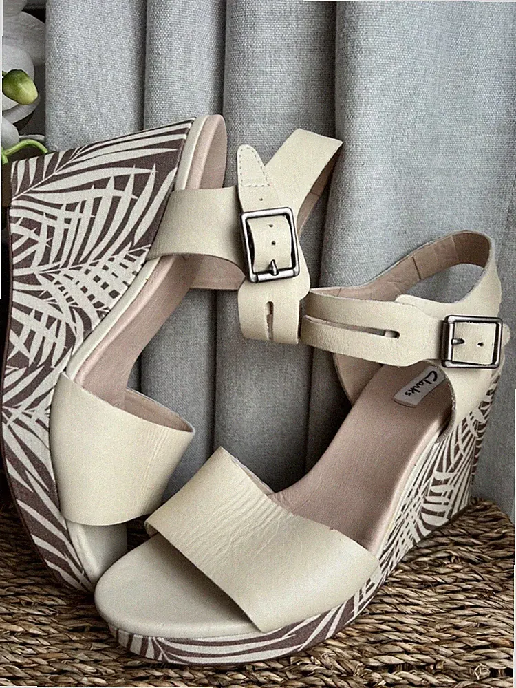 Clarks Schuhe Keilabsatz Creme Leder Sandalen Schuhe UK 7