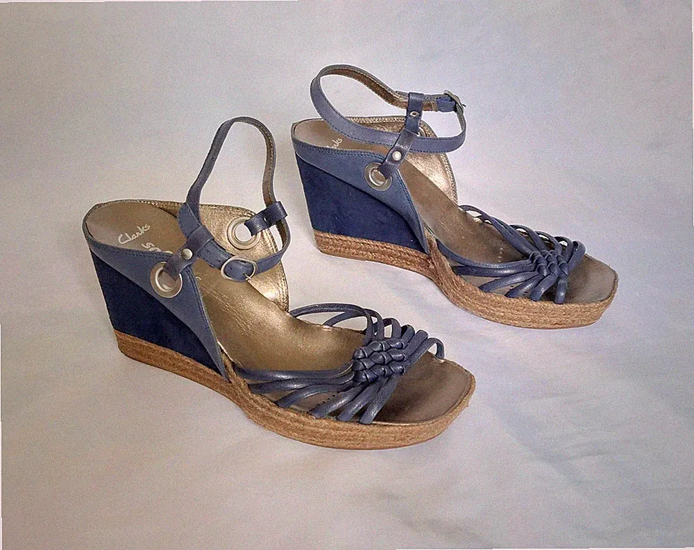 CLARKS SOFTWARE MARINEBLAUE LEDER-SANDALEN MIT KEILABSATZ UK6,5 KOSTENLOSER VERSAND!