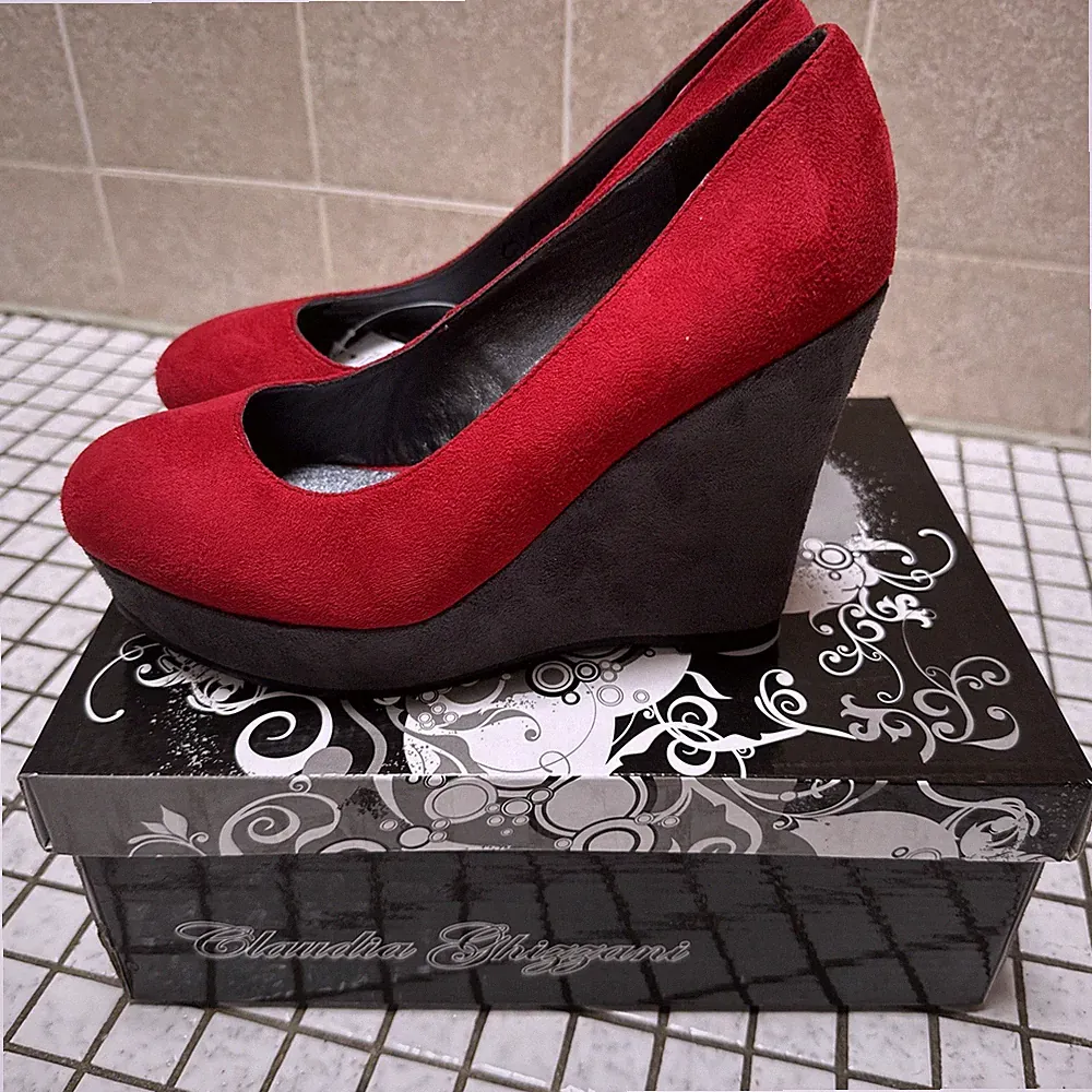 CLAUDIA GHIZZANI® Damen Wedge Heel Keilabsatz Pumps rot anthrazit Gr. 38