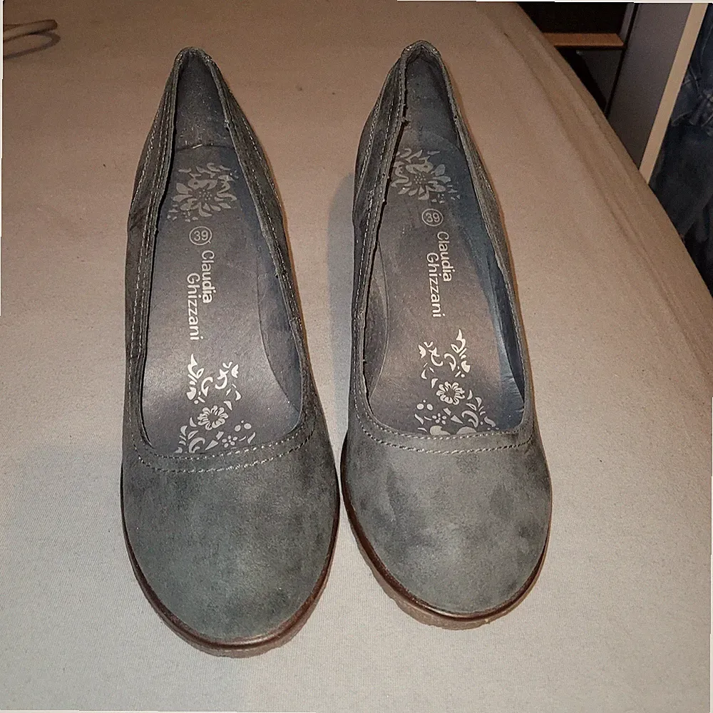 Claudia Ghizzani Wedges Keilabsatz Pumps Absatzschuhe Schuhe grau 39 NEU