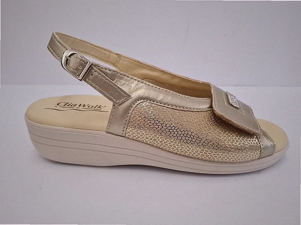 Cliawalk Damen Sandalen mit Keilabsatz, Riemchen und Schnalle, Komfort - PLA (Platin)
