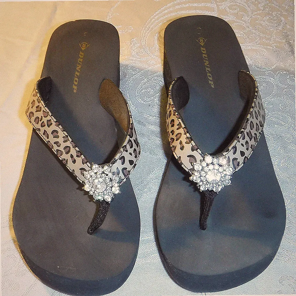 COOLE 6 39 HAUTDRUCK GLITZER ZEHENSTEGE FLIP FLOP SANDALE PANTOLETTE SCHUH 2" KEILABSATZ DUNLOP