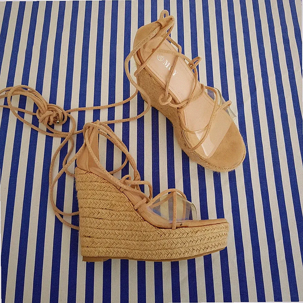 Coole Sandalen von Muy, 38, beigerosa, beige