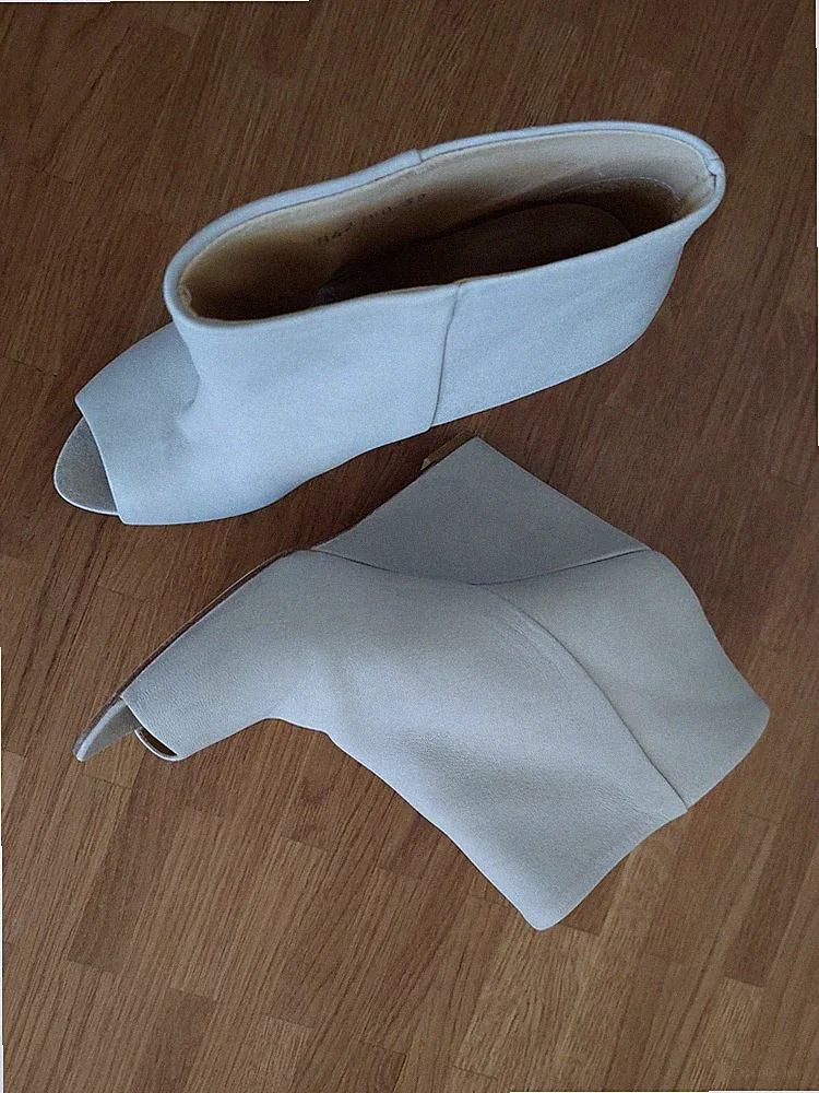 COS Leder Stiefeletten Gr 39 Beige Elfenbein Ankle Boots Nude Keil Schuhe Heels