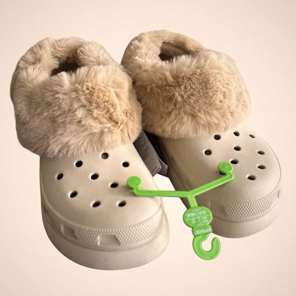 Crocs Furever Crush Clogs Classic Plateau Kunstfellbesatz UK 8 (Herren)