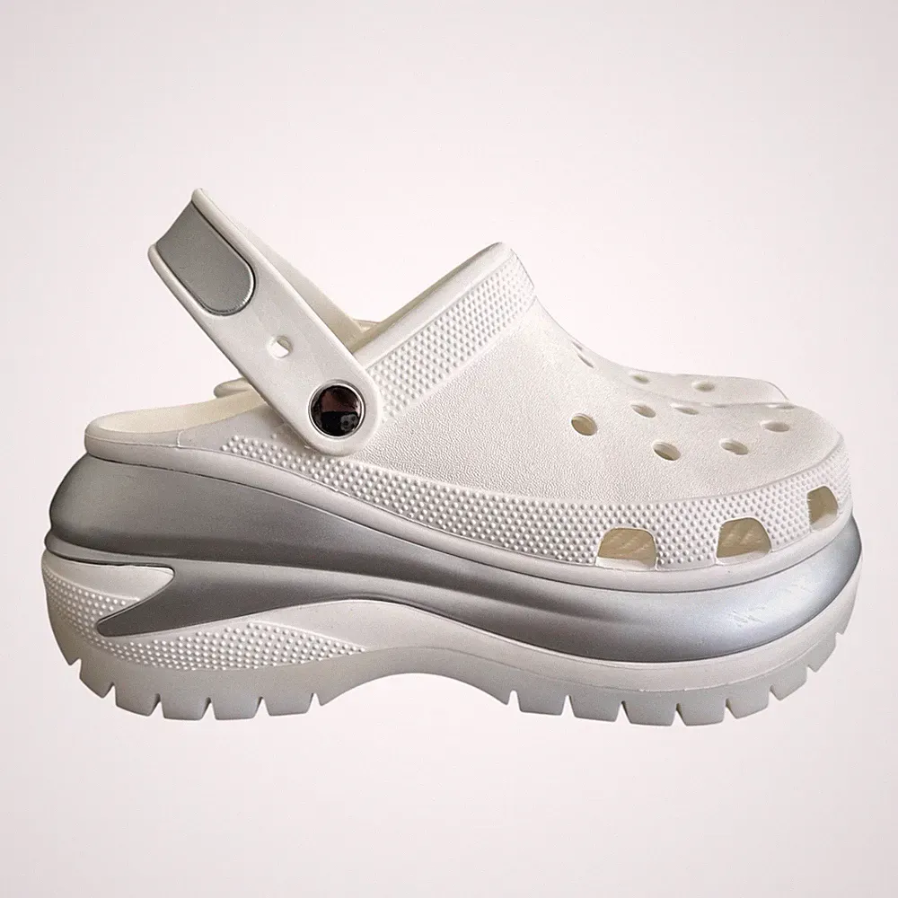Crocs Mega Crush Clogs weiß silber Space Plateau UK 7 Damengröße 7