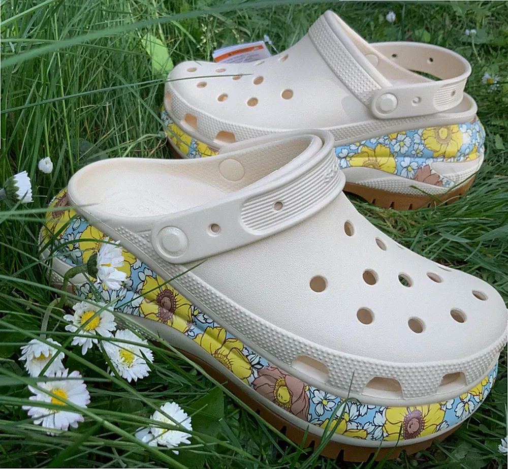 Crocs Retro Blumen Mega Crush Limitierte Auflage Unisex Clog 38, 39 EUR