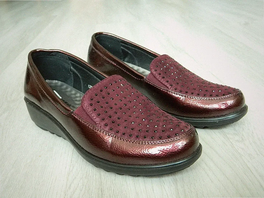 CushionWalk Damen Schuhe mit niedrigem Absatz Keilabsatz Burgund Größe 5 / 38