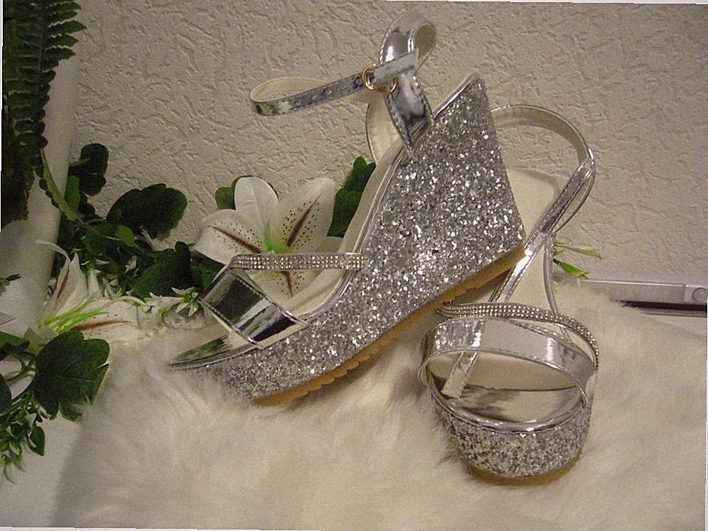 Damen Abendschuhe/Pumps in Silber -Glitzer/Strasssteine Keilabsatz gr. 38 neu