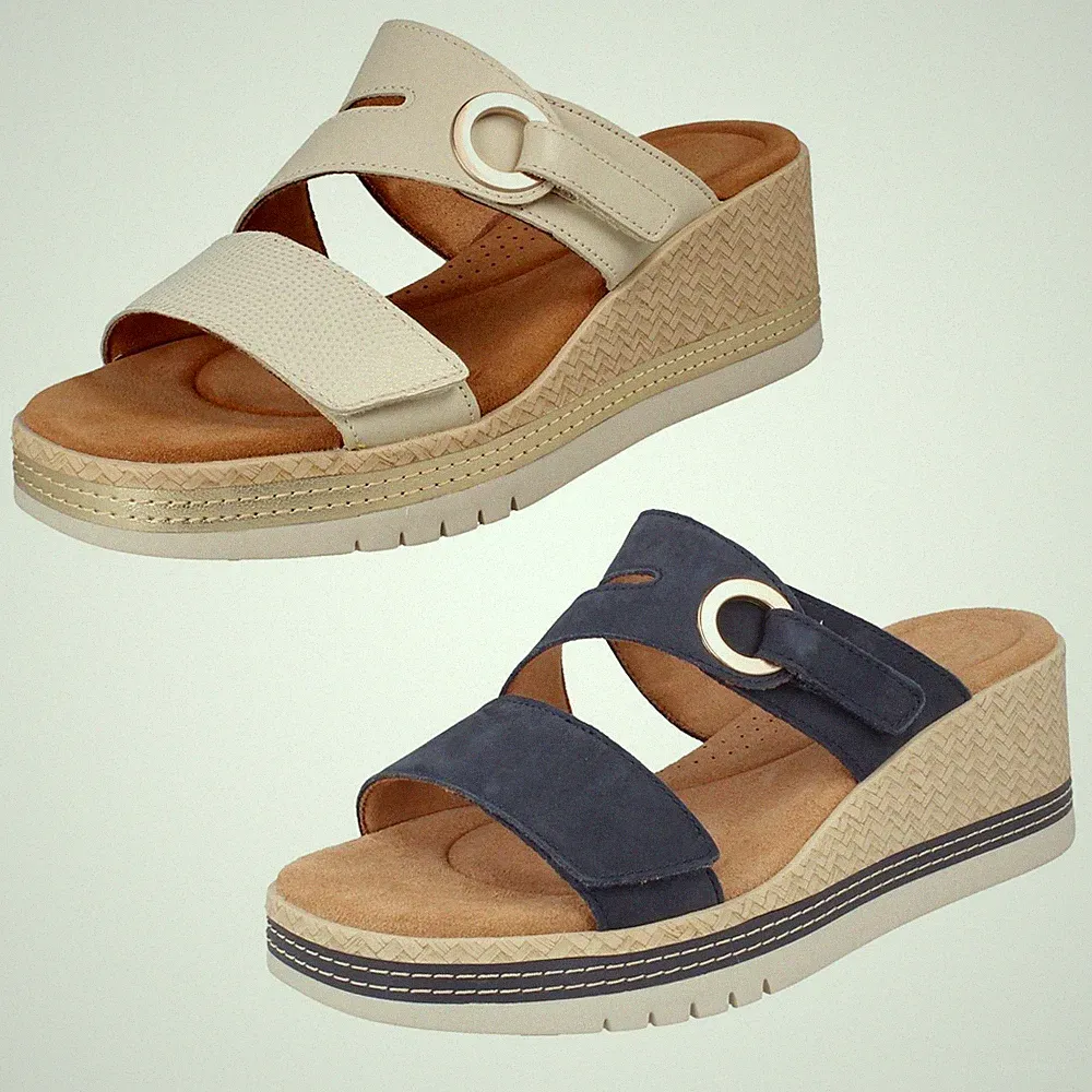 Damen Clarks Nubukleder Keilabsatz Sandalen Mit Verstellbaren Riemen Kidiki Cove