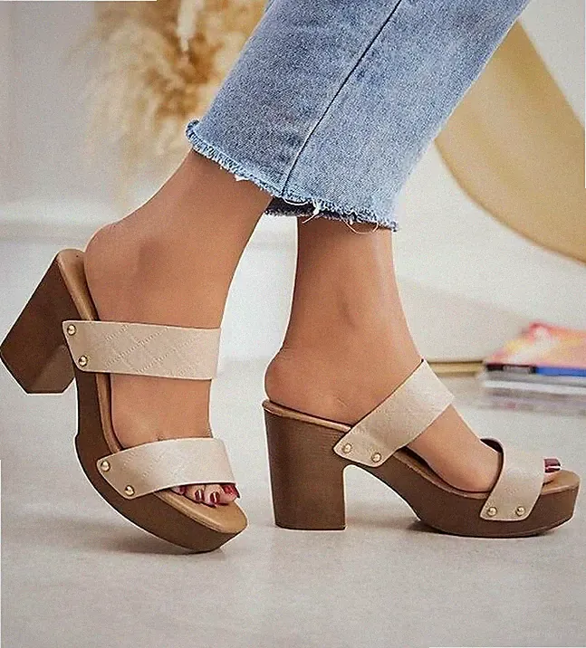 Damen Clog Sandalen Slipper Beige Riemchen Keilabsatz Plateau Absatz Neu im Karton