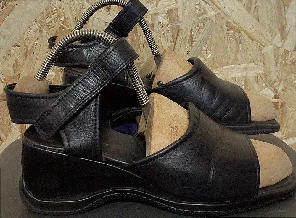Damen Ecco Leder Keilabsatz Sandalen. Uk6 Eu39. Schwarz. Knöchelriemen. SCHÖN