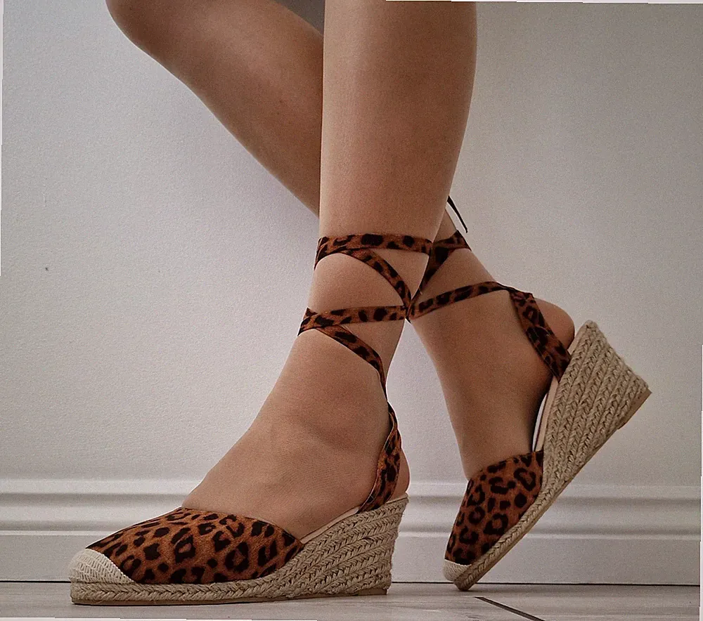 Damen-Espadrille-Sandalen Leopardenmuster Knöchelriemen zum Binden Keilabsatz Plateauschuhe