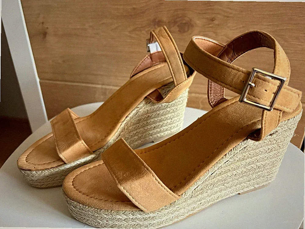 Damen Espadrilles Sandalen Keilabsatz Beige EU 40 Kunst-Wildleder Schnalle