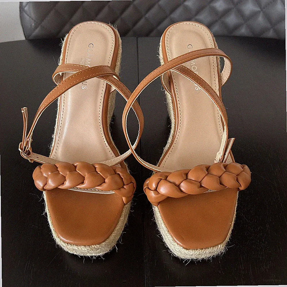Damen Glamouröse Marke Breite Passform Hellbraun Espadrille Keilabsätze Größe 5