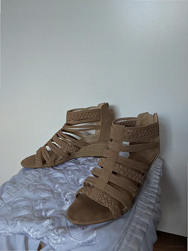 Damen Keilabsatz Römer Sandaletten beige Größe 39 gebraucht