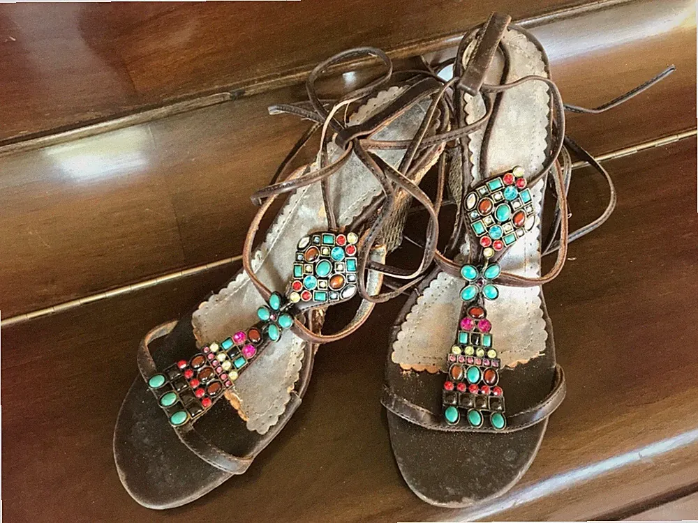 Damen Keilabsatz Sandalen Combipel Gr. 38 mit bunten Steinen und Schnürung