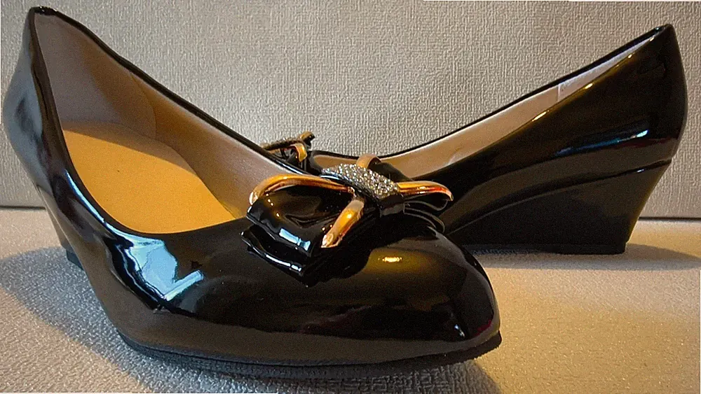 Damen Lackschuhe mit 5 cm Keilabsatz, Gr.40,5, Incl. Versand