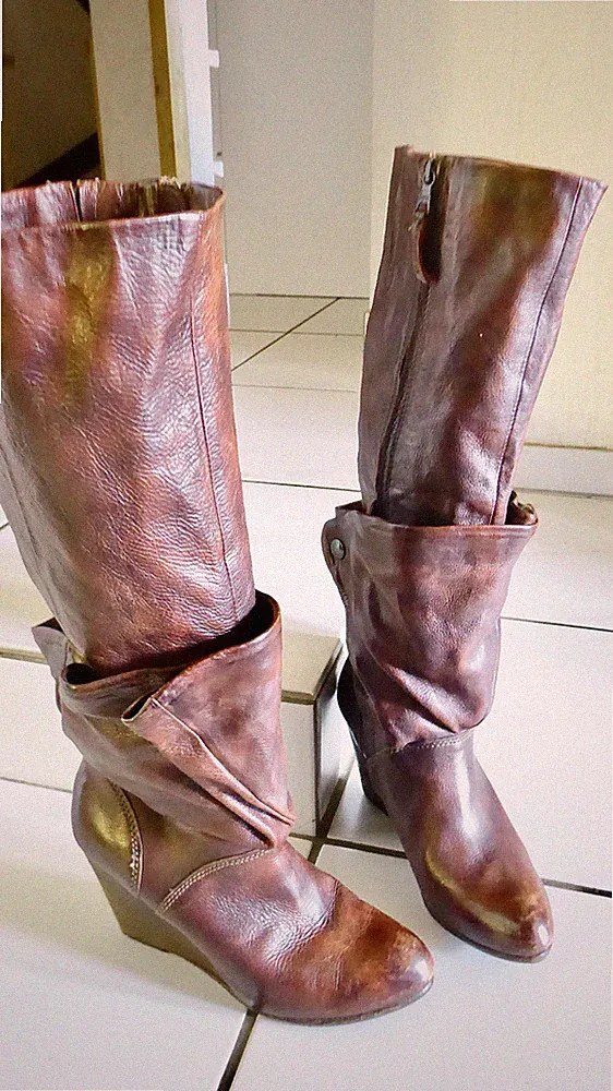DAMEN LEDERSTIEFEL Gr 39 KeilAbsatz 9cm used look Farbe bordeaux wenig getragen