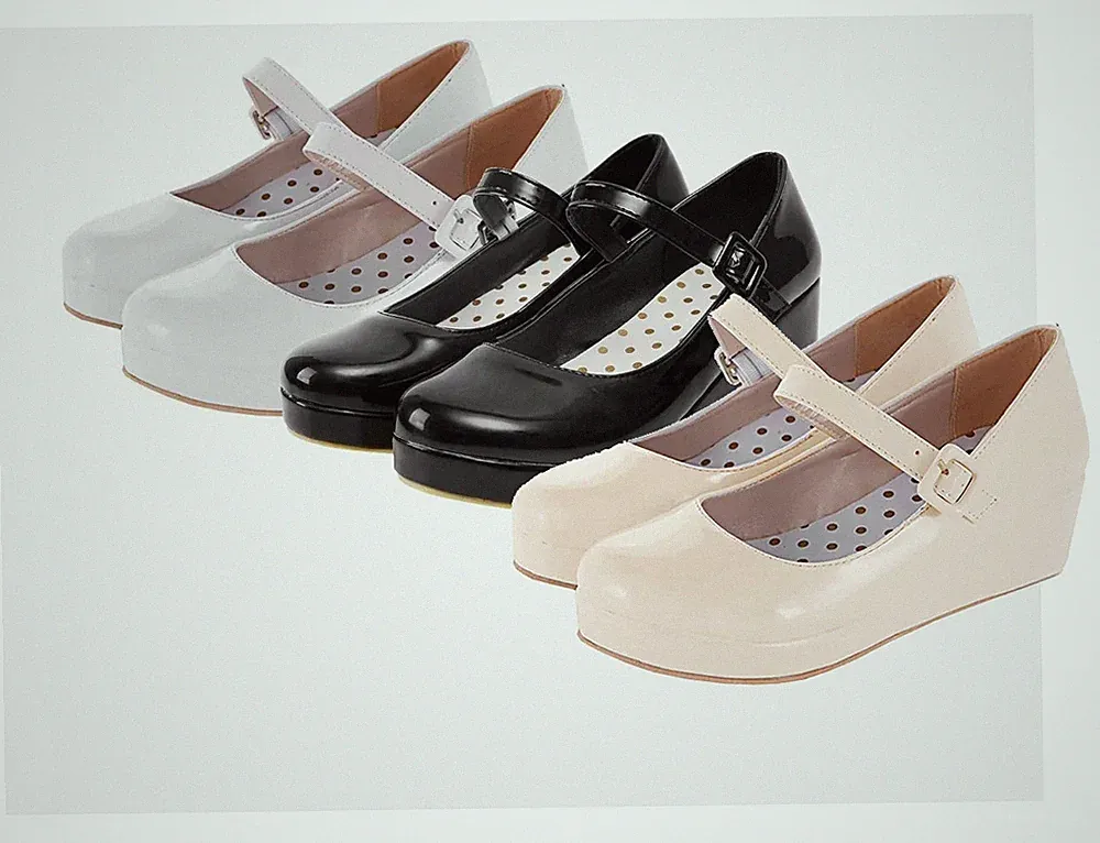 Damen Mary Jane Keilabsatz Pumps mit Riemchen und Plateau Rockabilly Lack Schuhe