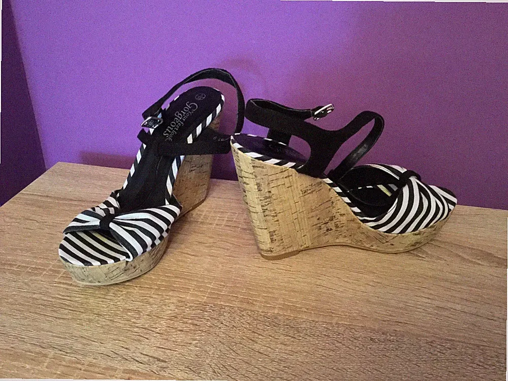 Damen New Look Riemchen offene Zehenpartie Wedges. Sandalen, Sommer, gestreift, UK Größe 5.