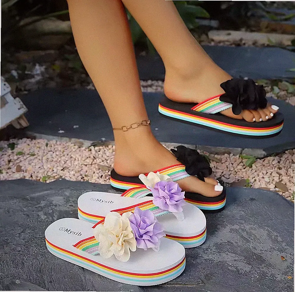 Damen Plateau Flip Flops Regenbogen 3D Blumen Zehentrenner Bunte Strandsandalen