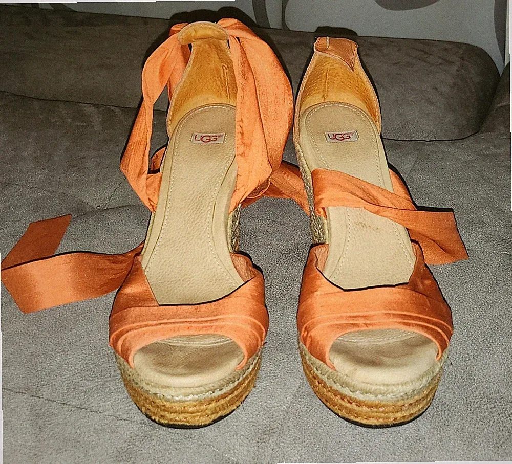 Damen Plateau Schuhe UGG. Gr. 39 orange