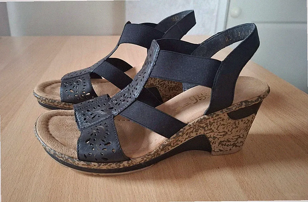 sandaletten damen mit keilabsatz schwarz