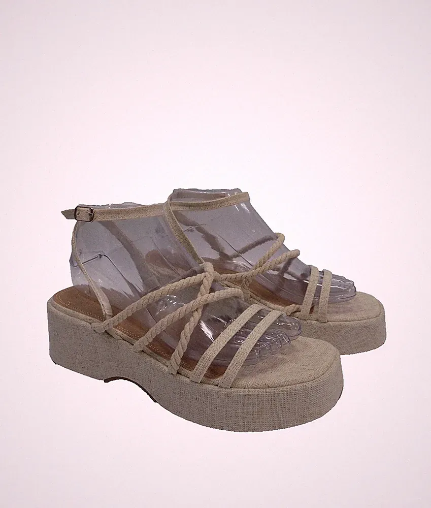 Damen-Riemchensandalen flach beige Stoff UK 9 offene Zehenpartie niedriger Absatz Plateau Asos