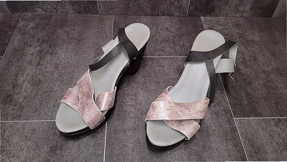 Damen Sammler Liebhaber Sandalen Gr.40 oft und gern getragen 10cm Keilabsatz