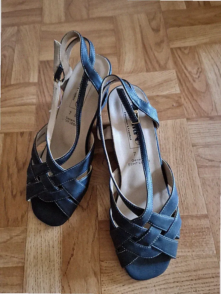 Damen Sandalen Donna Echtleder Keilabsatz Schwarz – Neu - Gr. 7 / EU 40-41