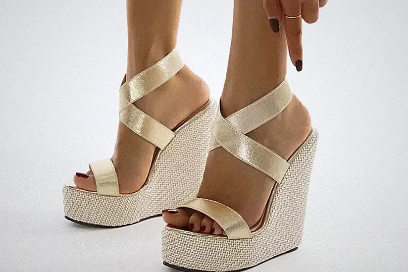 Damen Sandalen Keilabsatz 14,5 Plattform Gold Beige Kunstleder Riemchen CZ165