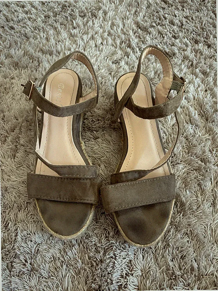 Damen Sandalen Khaki EU 36 Riemchen Keilabsatz mittel Schnalle