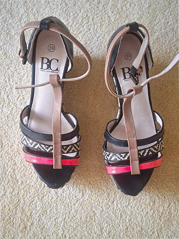 Damen Sandalen mit Keilabsatz 5– 10 cm Riemchen, mehrfarbig, G 39