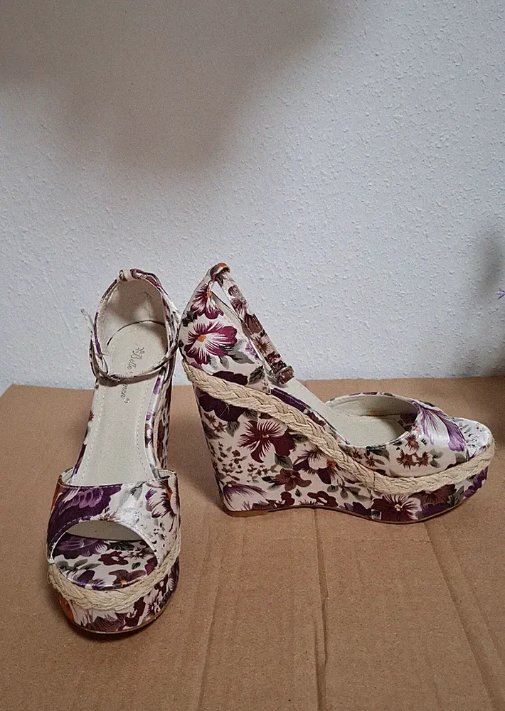 damen sandalen mit keilabsatz