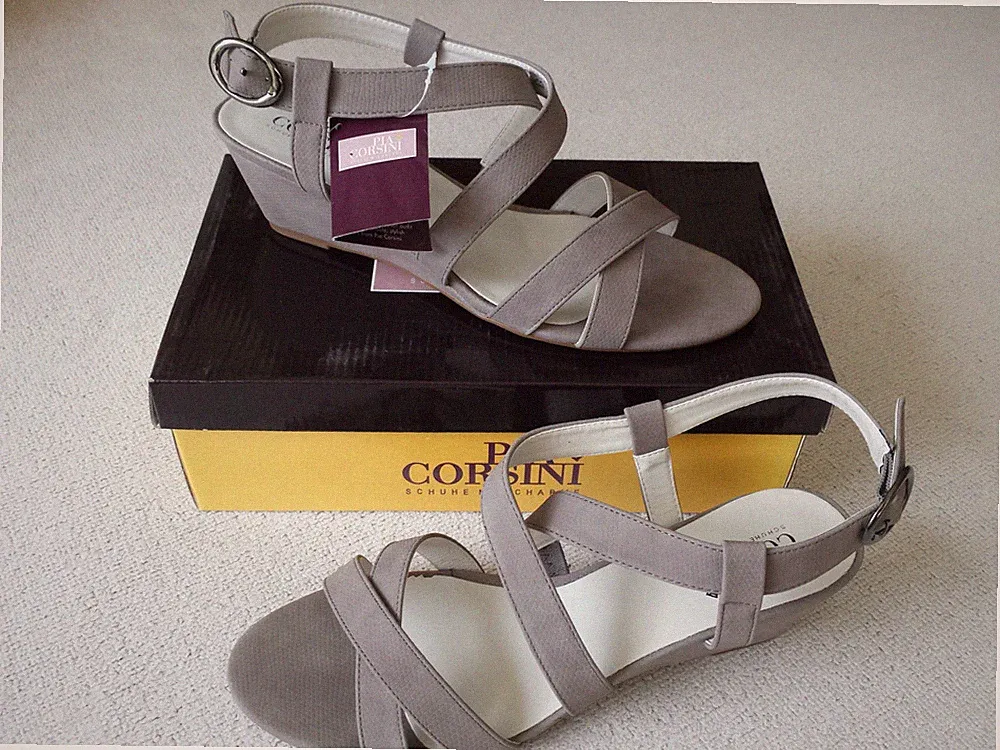 Damen Sandaletten Sandalen Keilabsatz mittelgrau, Gr. 42 in OPV + Parfum Neu