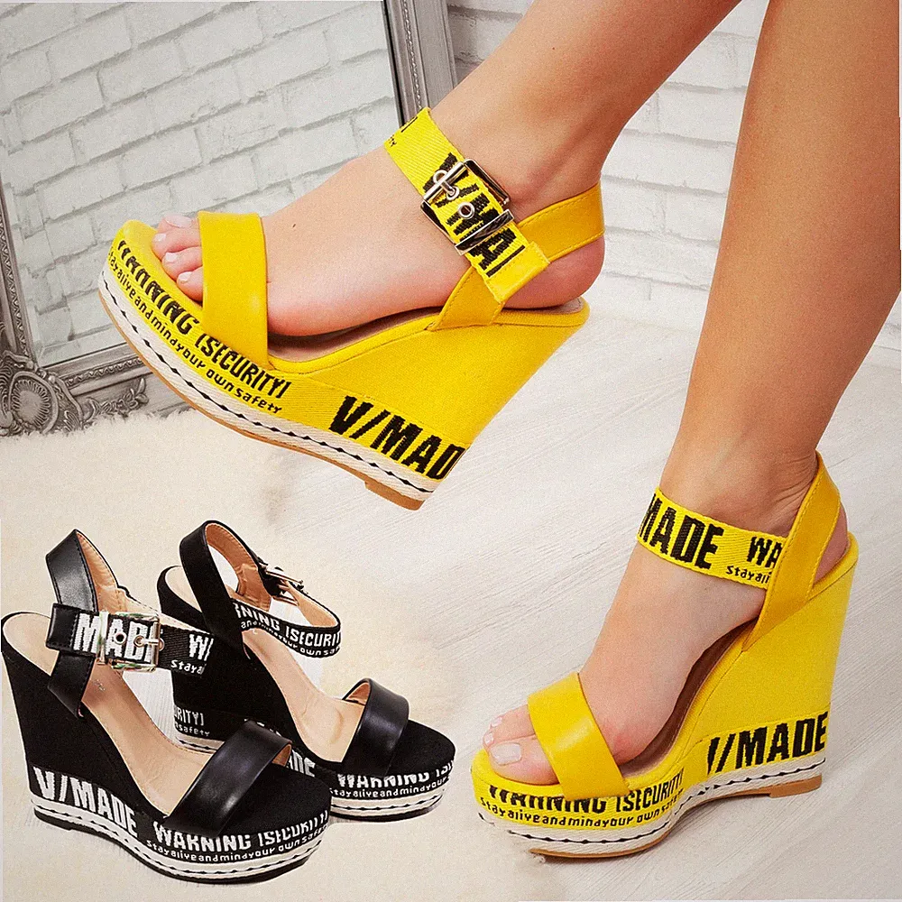 Damen Schuhe Sandalen Keilabsatz Schriftzug High Heels Flöße Sabot TOOCOOL LA27-16